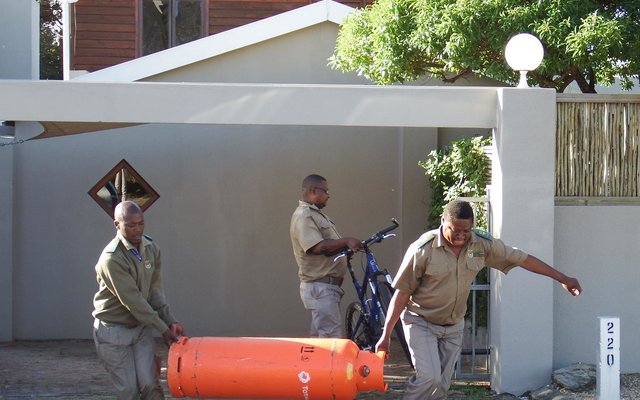 Gansbaai Vlamme le huis in puin 3